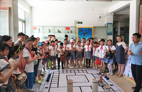 学校拍照片 (2)